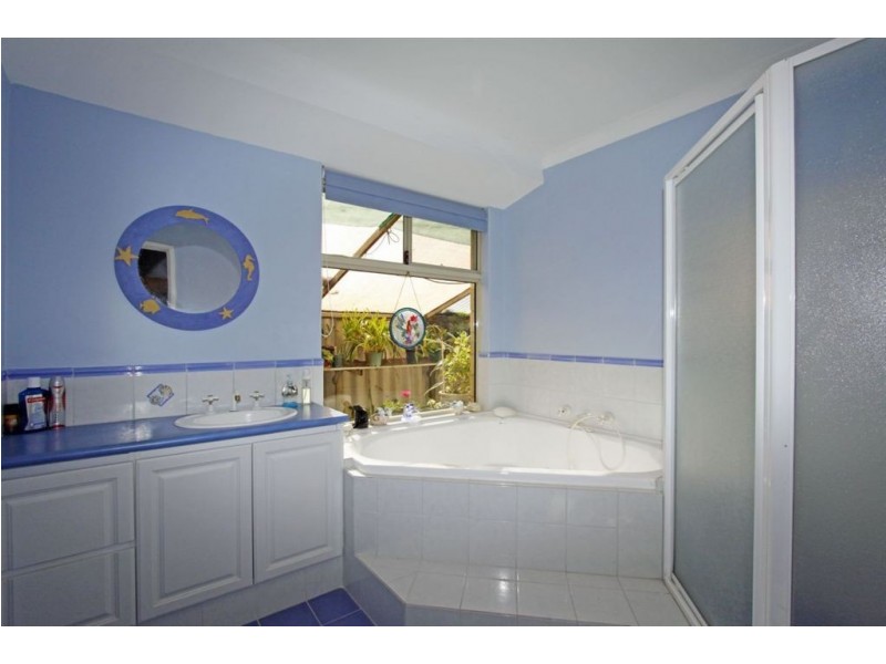 32 Dorothy Ave, Falcon WA 6210