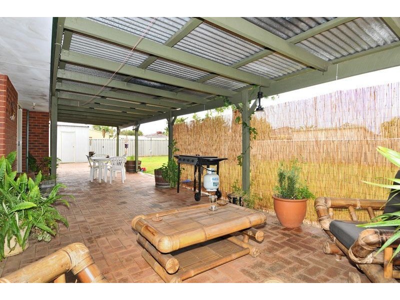 54 Cambridge Drive, Greenfields WA 6210