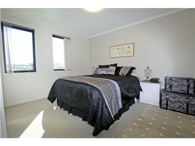 8/206 Mary Street, Halls Head WA 6210