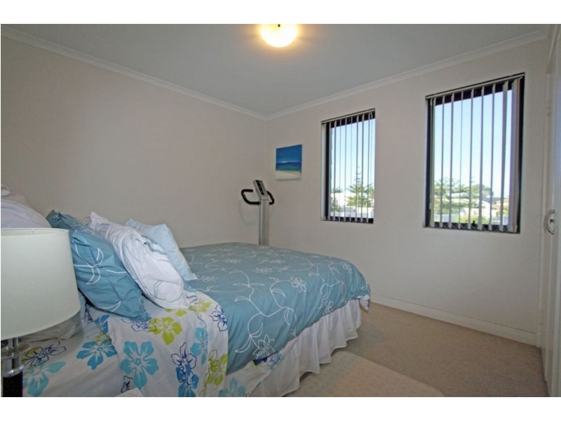 8/206 Mary Street, Halls Head WA 6210