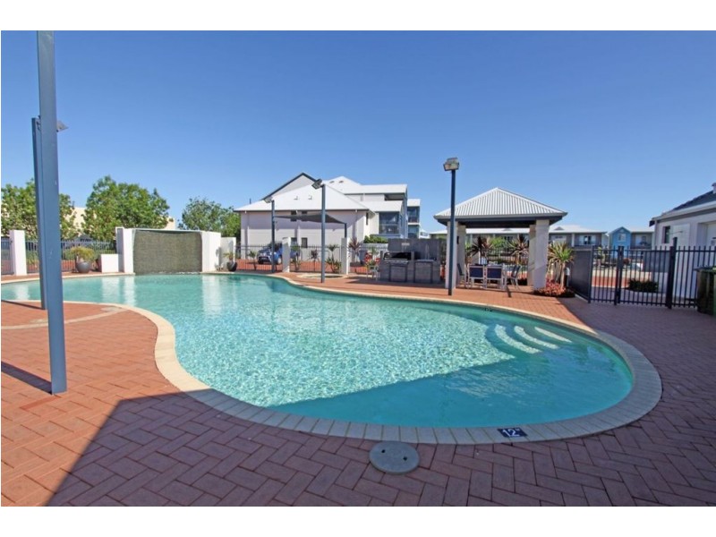 8/206 Mary Street, Halls Head WA 6210