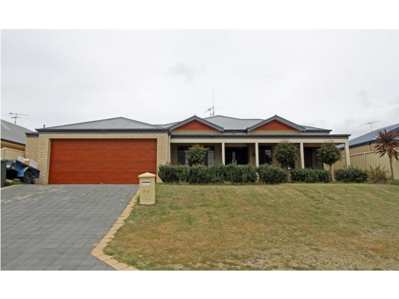 27 Petit Loop, Dudley Park WA 6210
