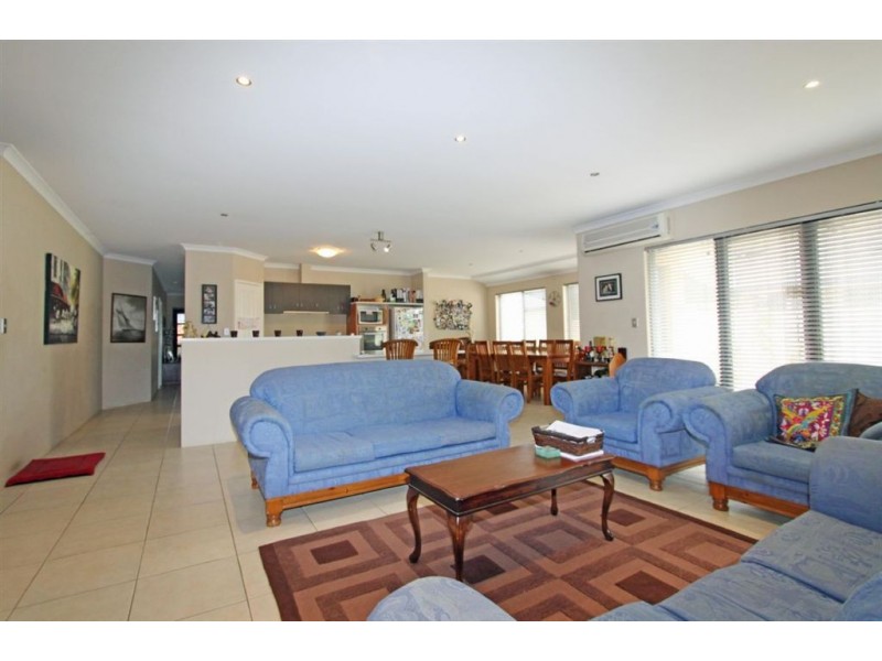 27 Petit Loop, Dudley Park WA 6210