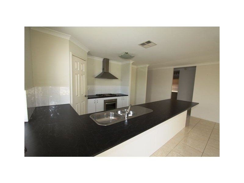 3 Drosera Turn, Halls Head WA 6210