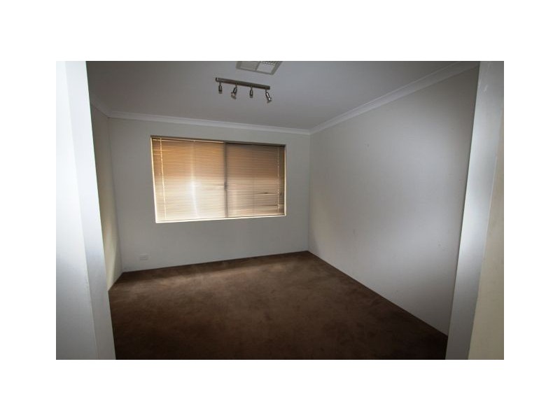 3 Drosera Turn, Halls Head WA 6210