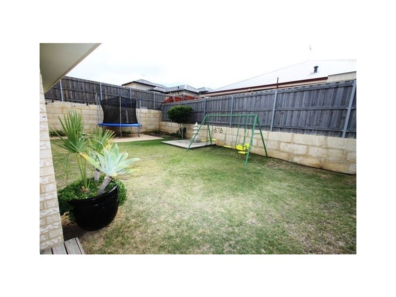 3 Drosera Turn, Halls Head WA 6210