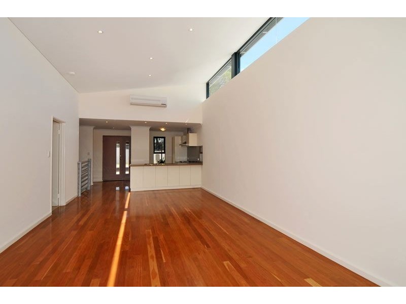 8 Golfers Retreat, Halls Head WA 6210