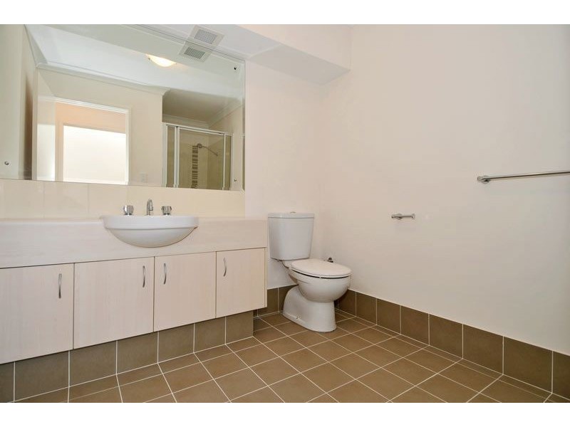 8 Golfers Retreat, Halls Head WA 6210