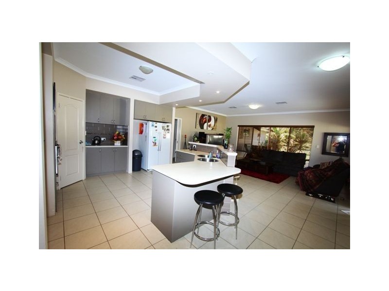 63 Midsummer Circle, Pinjarra WA 6208