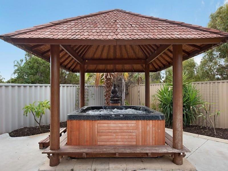 10 Hamilton Way, Silver Sands WA 6210