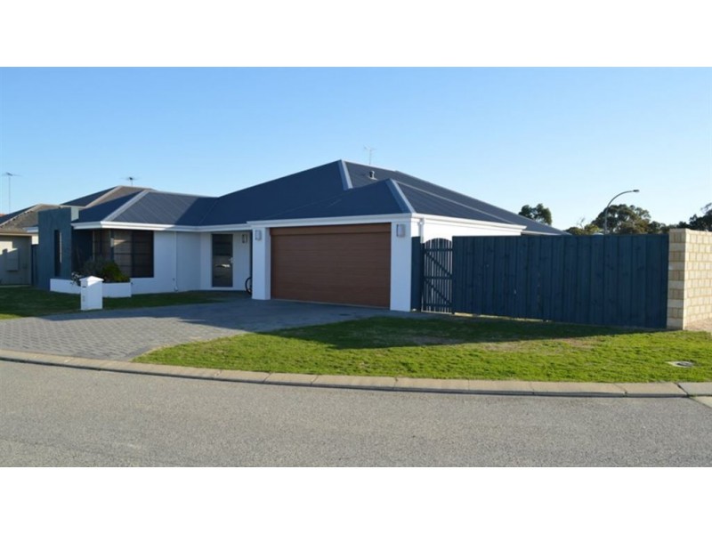 2 Dichondra Pass, Halls Head WA 6210