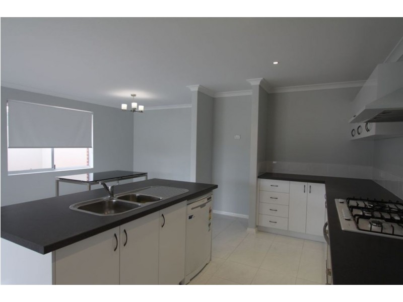 2/35A Karrul Way, Greenfields WA 6210