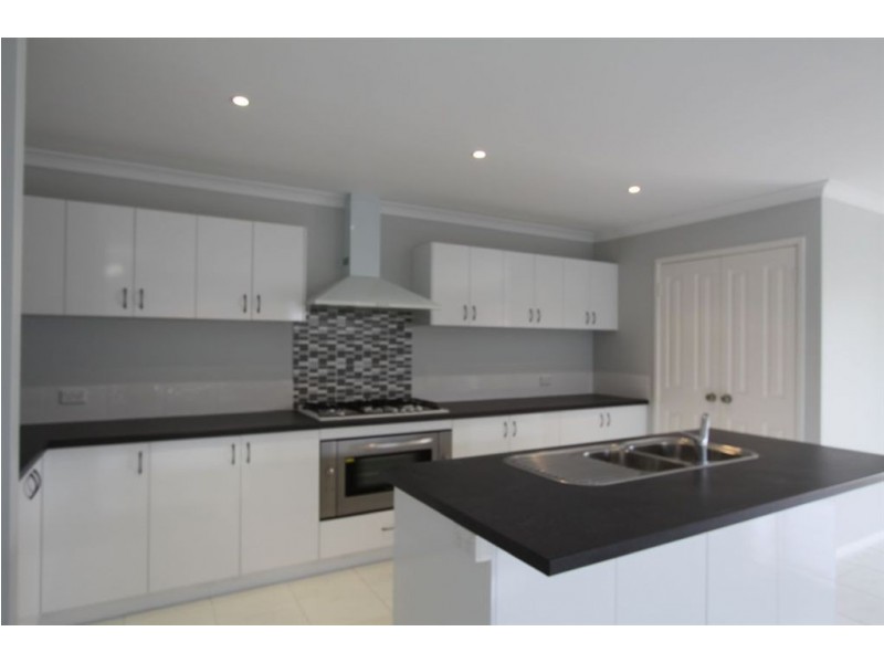 2/35A Karrul Way, Greenfields WA 6210
