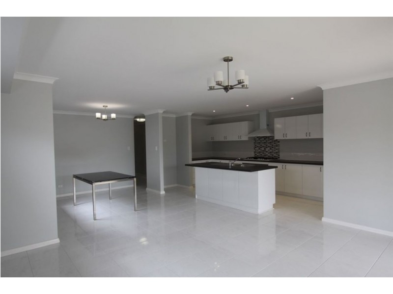 2/35A Karrul Way, Greenfields WA 6210