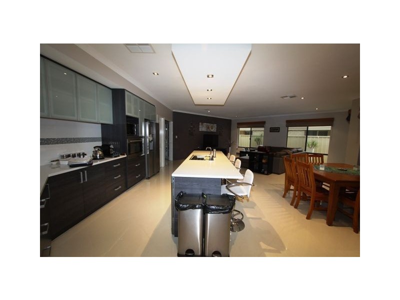 7 Podman Turn, Madora Bay WA 6210