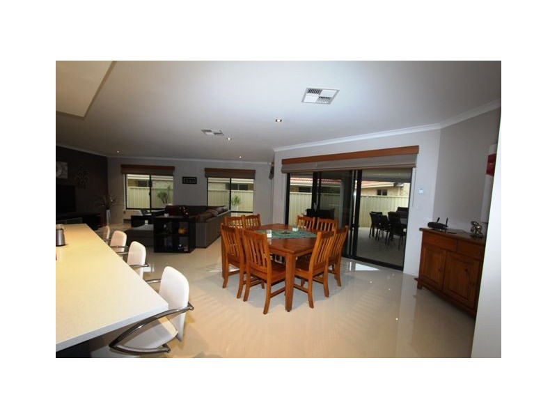 7 Podman Turn, Madora Bay WA 6210