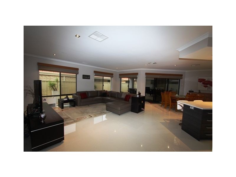 7 Podman Turn, Madora Bay WA 6210