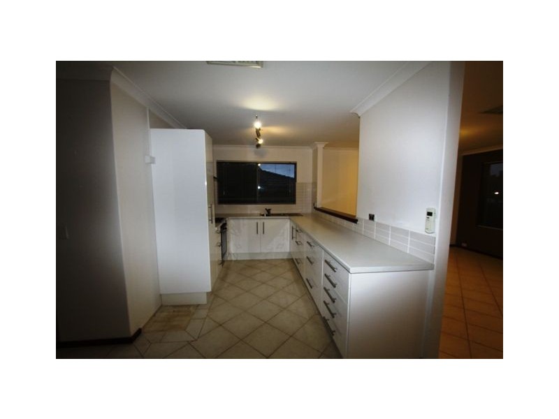 36 Portmarnock Circle, Halls Head WA 6210