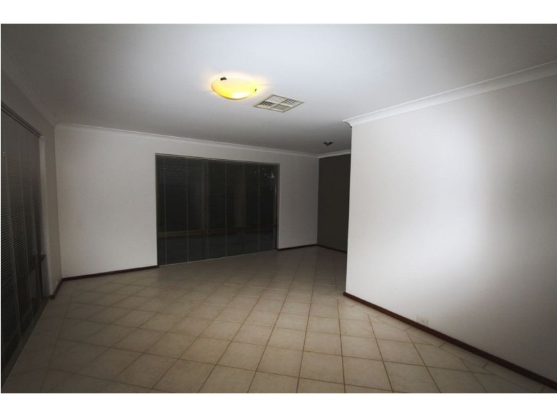 36 Portmarnock Circle, Halls Head WA 6210
