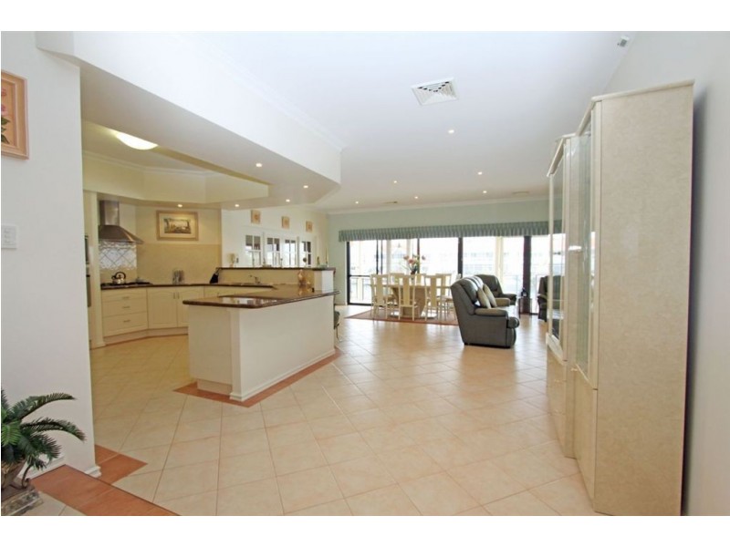 25 Reverie Mews, Halls Head WA 6210