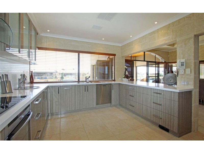 46 Brindabella Crescent, Halls Head WA 6210