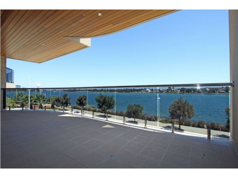 3/3 Galileo Loop, Mandurah WA 6210