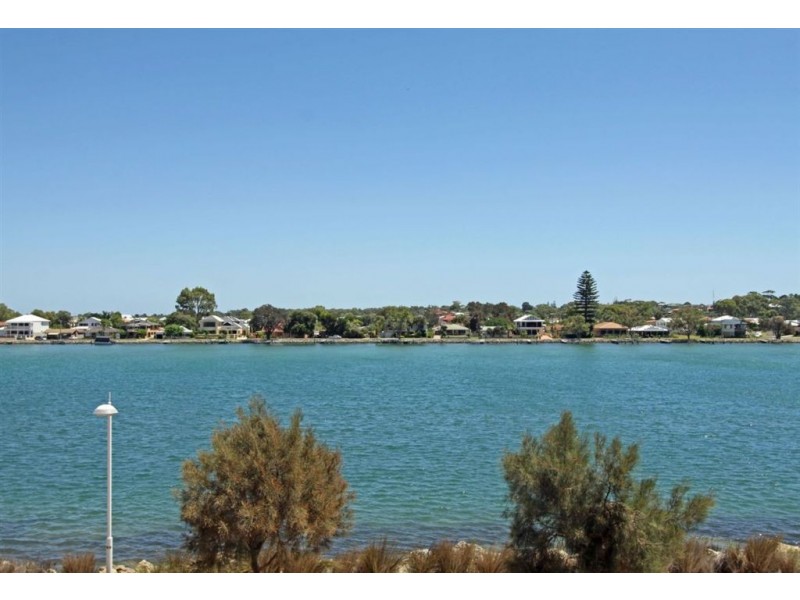 3/3 Galileo Loop, Mandurah WA 6210