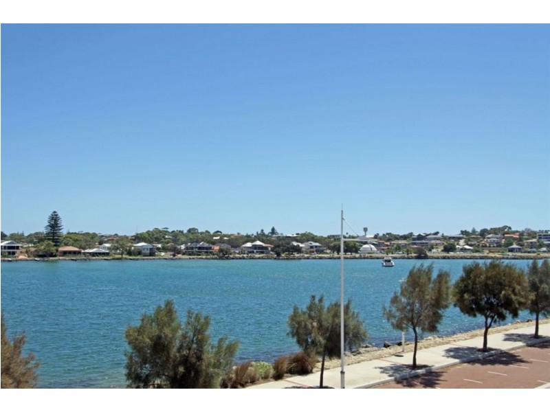 3/3 Galileo Loop, Mandurah WA 6210