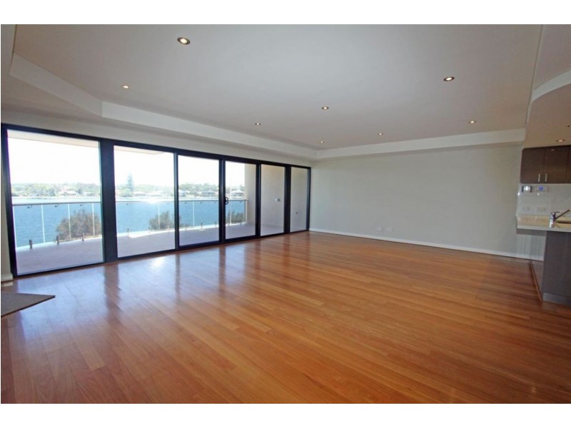 4/3 Galileo Loop, Mandurah WA 6210