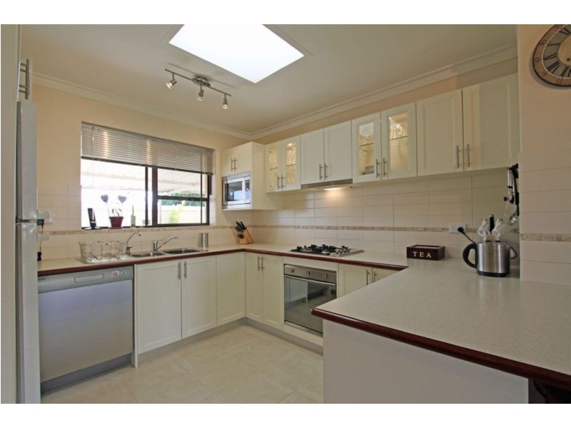 2 Heron Street, Dudley Park WA 6210