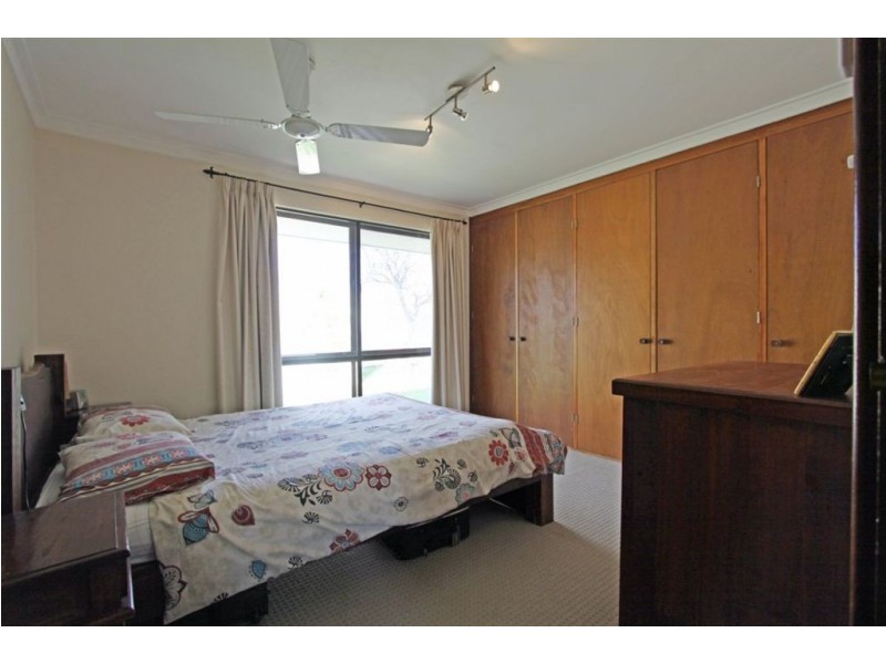 2 Heron Street, Dudley Park WA 6210