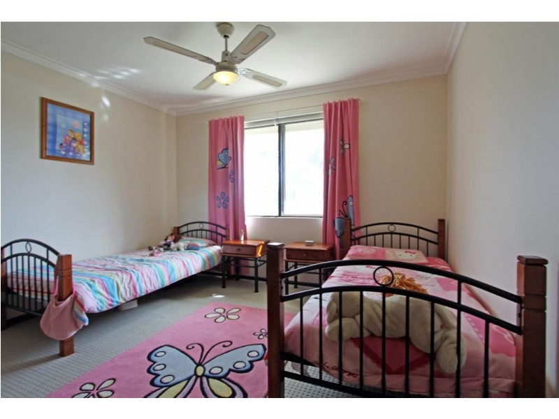 2 Heron Street, Dudley Park WA 6210