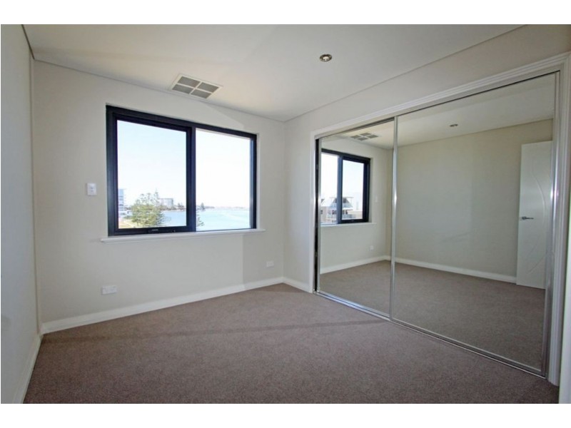 8/3 Galileo Loop, Mandurah WA 6210