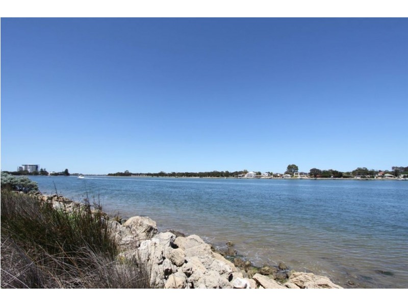 2/3 Galileo Loop, Mandurah WA 6210