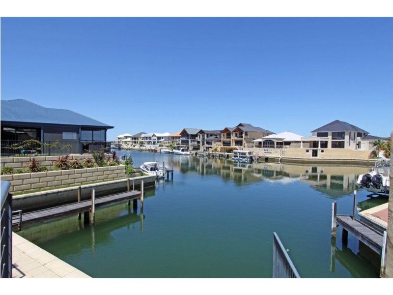 1 Nyari Court, Halls Head WA 6210