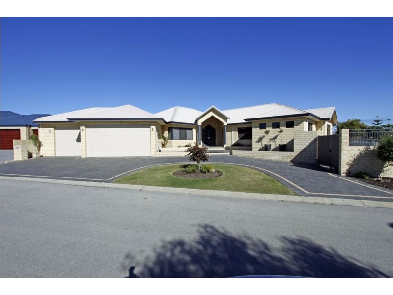 1 Nyari Court, Halls Head WA 6210