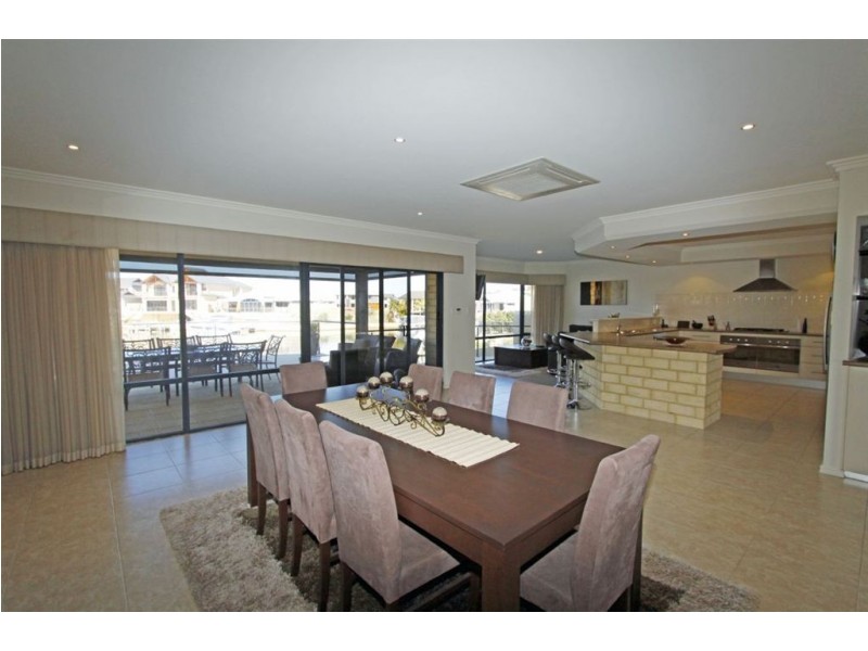 1 Nyari Court, Halls Head WA 6210