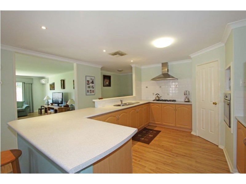 30 Brouwer Trail, Dudley Park WA 6210