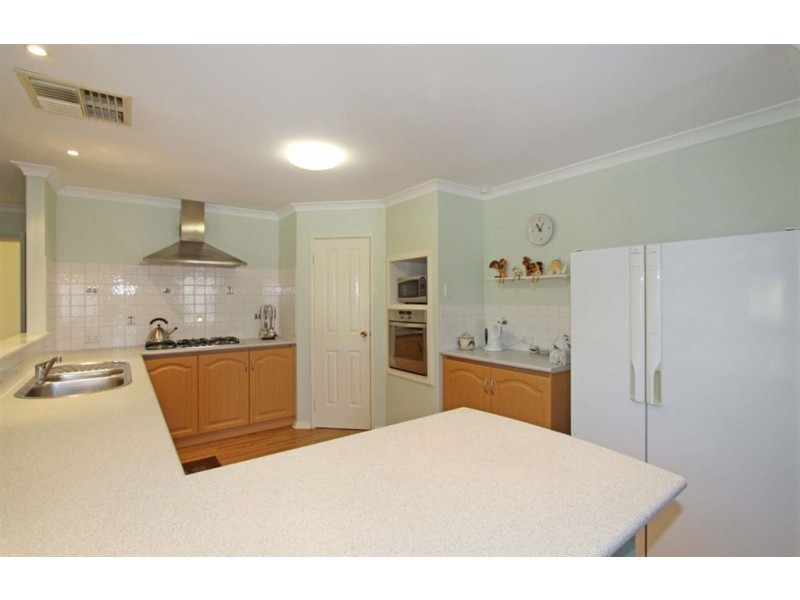 30 Brouwer Trail, Dudley Park WA 6210