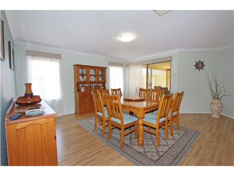 30 Brouwer Trail, Dudley Park WA 6210