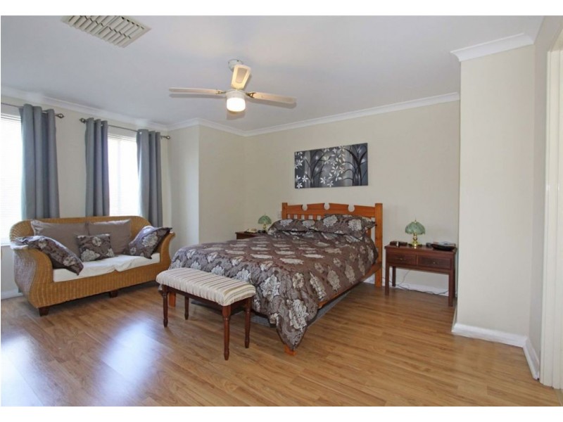 30 Brouwer Trail, Dudley Park WA 6210