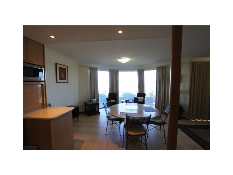 4/8 Winjan Place, Dudley Park WA 6210