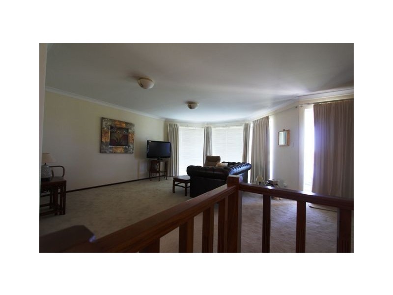 4/8 Winjan Place, Dudley Park WA 6210