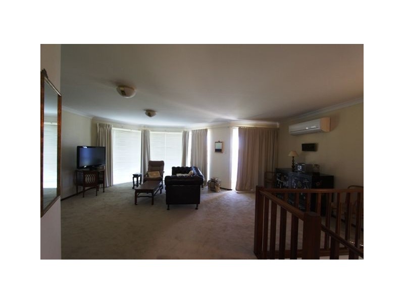 4/8 Winjan Place, Dudley Park WA 6210