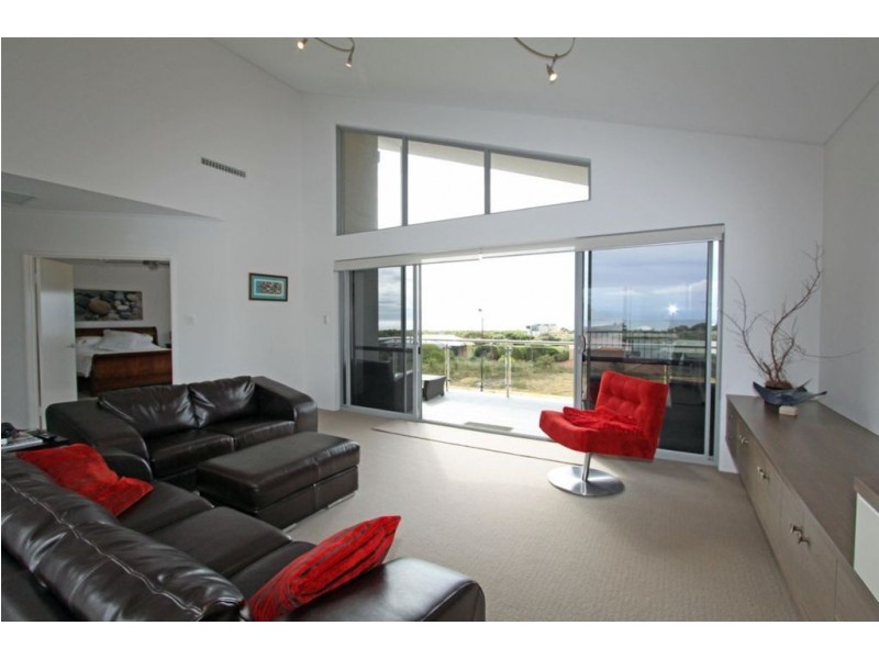 26 Endeavour Circle, Wannanup WA 6210