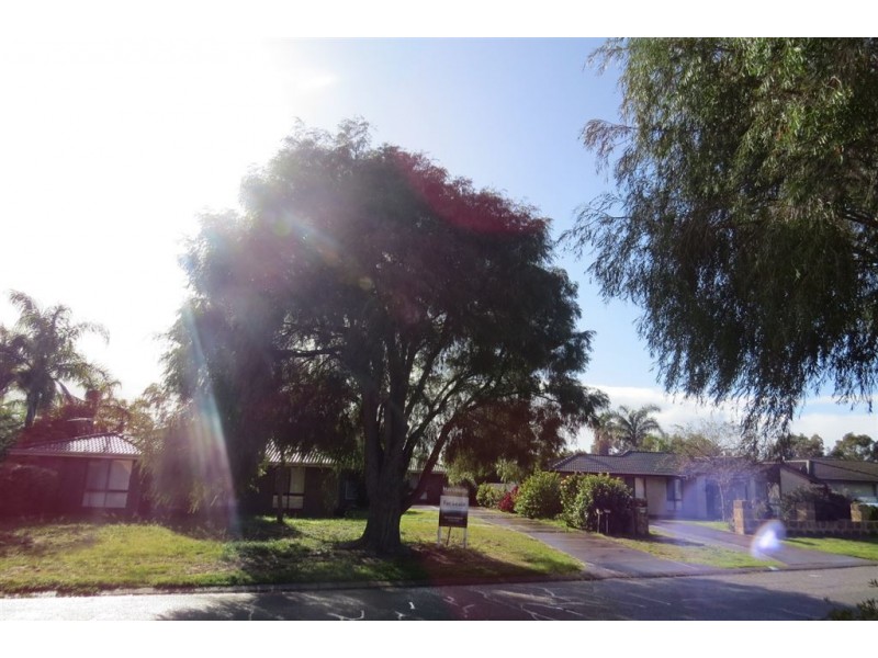 b/2 Sandalwood Pde, Halls Head WA 6210