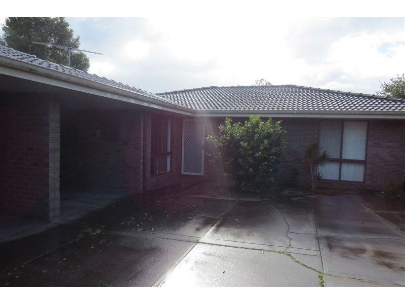 b/2 Sandalwood Pde, Halls Head WA 6210