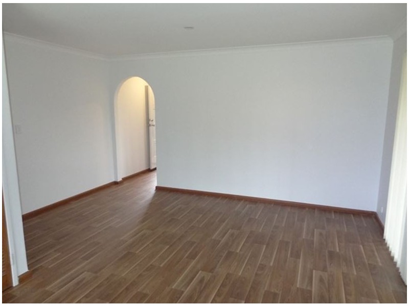 b/2 Sandalwood Pde, Halls Head WA 6210