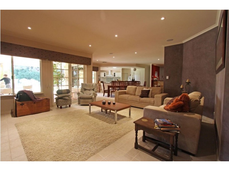 8 Pleasant Grove Circle, Falcon WA 6210