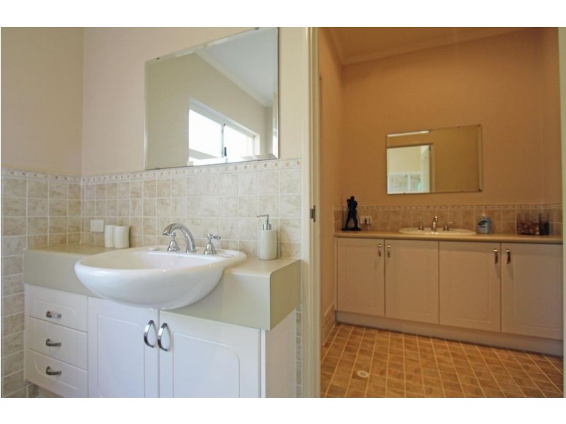 8 Pleasant Grove Circle, Falcon WA 6210